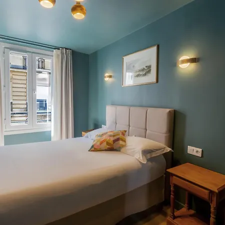 Maât Etoile 2* Paris