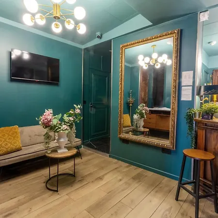 Maât Etoile 2* Paris