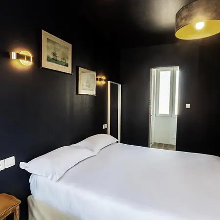 Maât Etoile 2* Paris