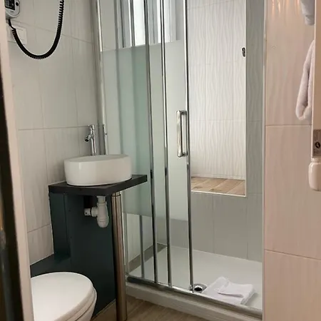 Maat Etoile Hotel 2*