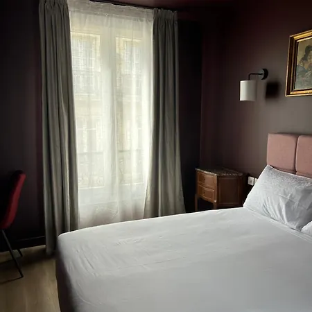 Maat Etoile 2* Paris